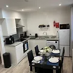Charming 2- Bedroom Apartment